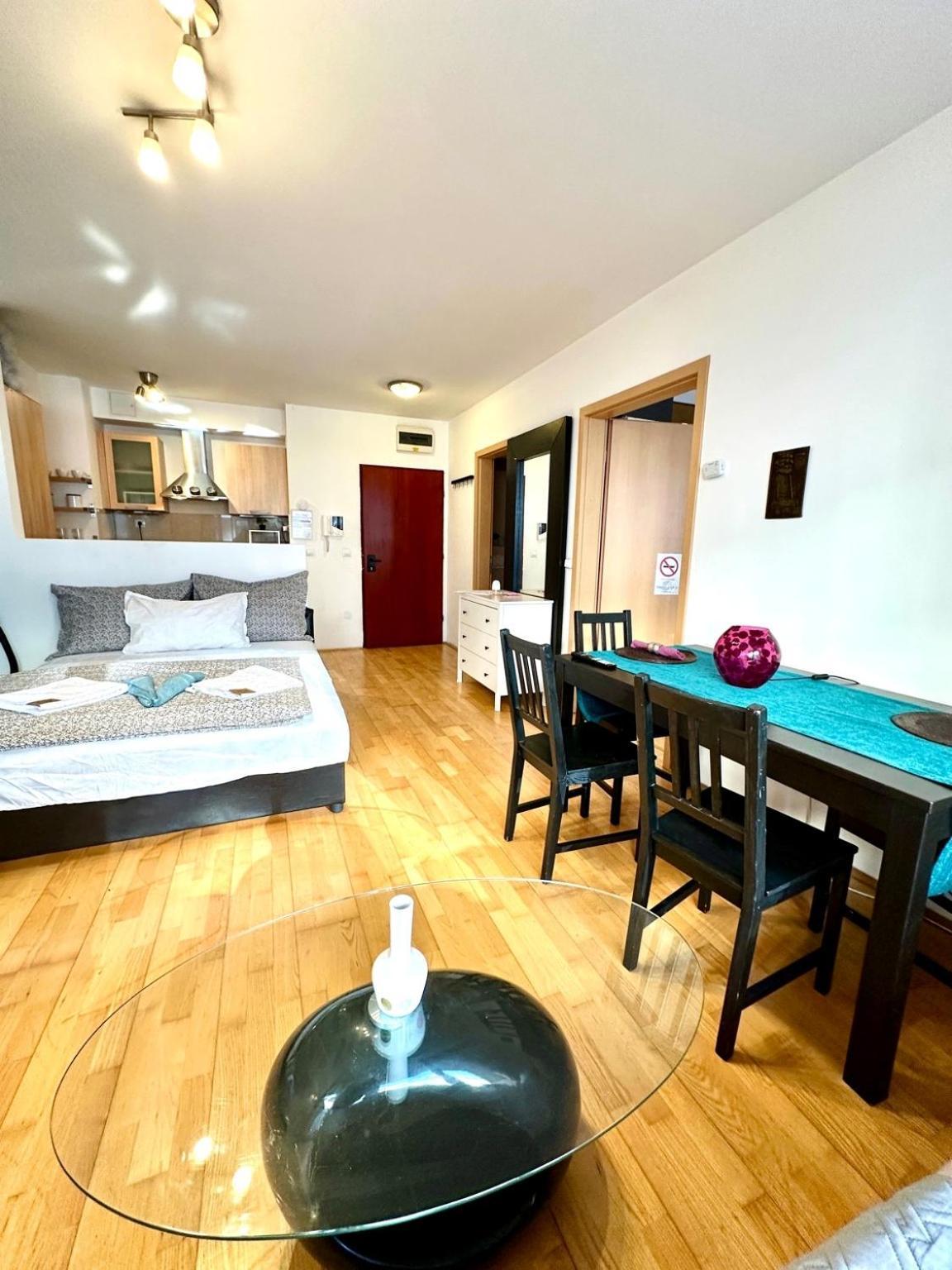 City Center Apartment With Balcony Budapest Exterior photo